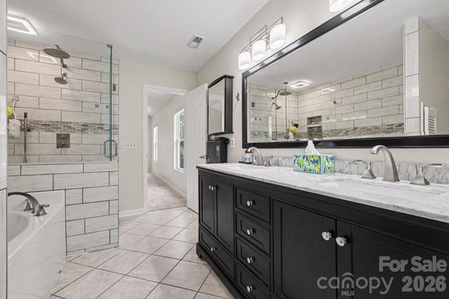 10912 Thousand Oaks Drive, Huntersville, NC 28078