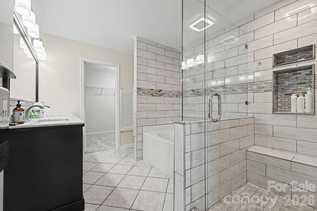 10912 Thousand Oaks Drive, Huntersville, NC 28078