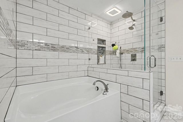 10912 Thousand Oaks Drive, Huntersville, NC 28078