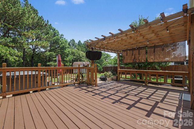 10912 Thousand Oaks Drive, Huntersville, NC 28078