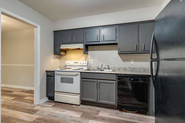 555 N DuPont Ave Apt D91, Madison, TN 37115