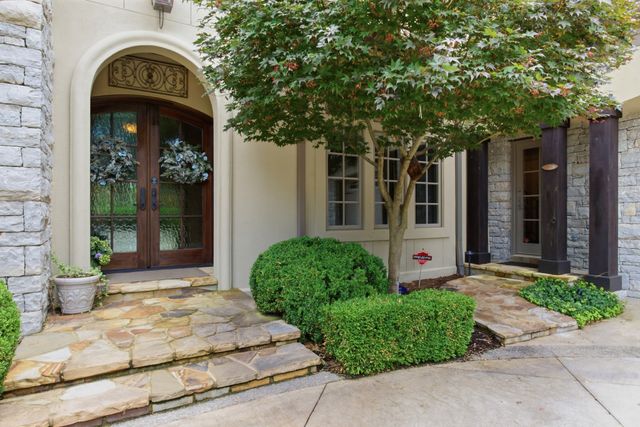 4022 Sneed Rd, Nashville, TN 37215
