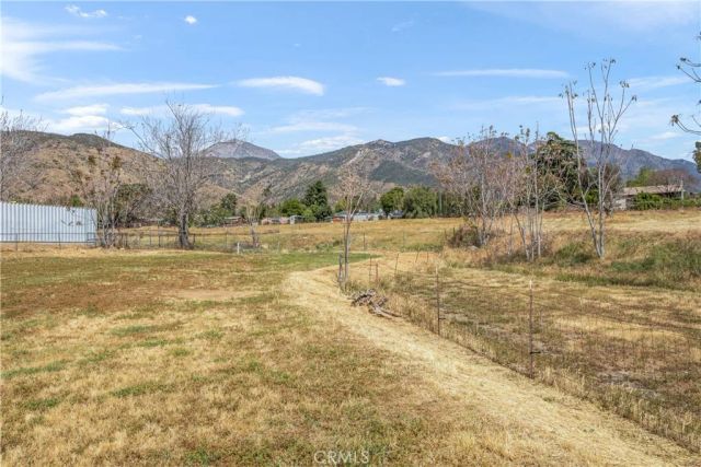 10207 Juniper Avenue, Yucaipa, CA 92399