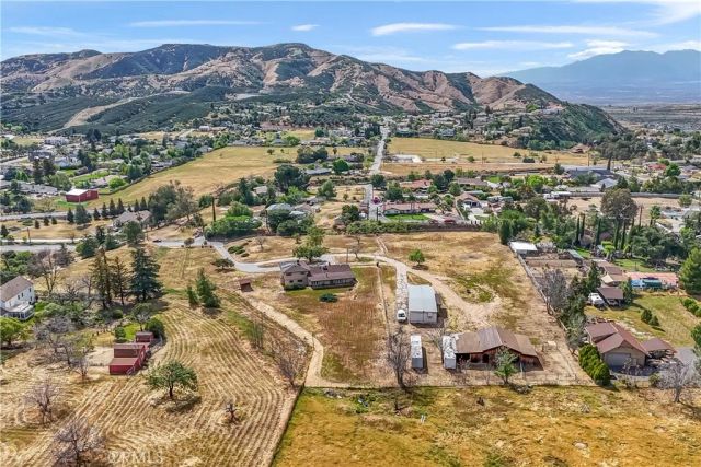 10207 Juniper Avenue, Yucaipa, CA 92399