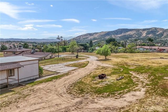 10207 Juniper Avenue, Yucaipa, CA 92399