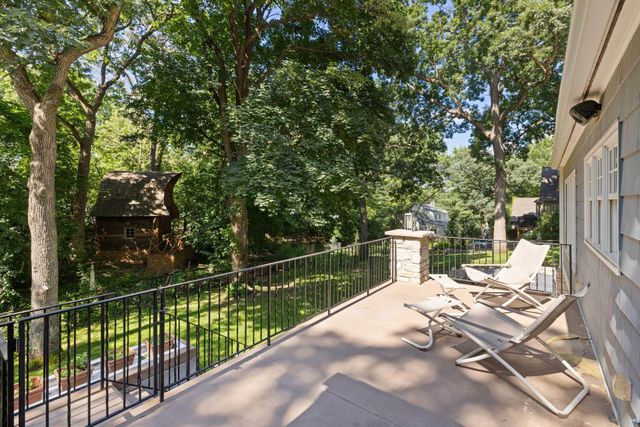 512 Janalyn Circle, Golden Valley, MN 55416