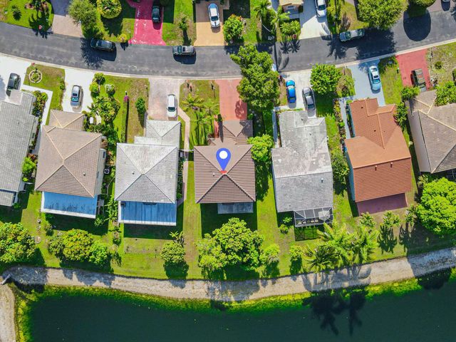 118 Rosewood Lane, Greenacres, FL 33463
