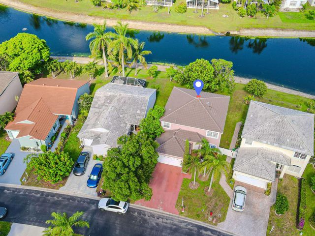 118 Rosewood Lane, Greenacres, FL 33463