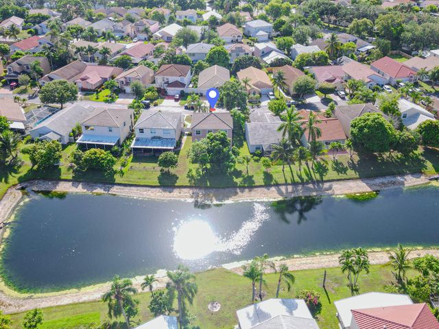 118 Rosewood Lane, Greenacres, FL 33463