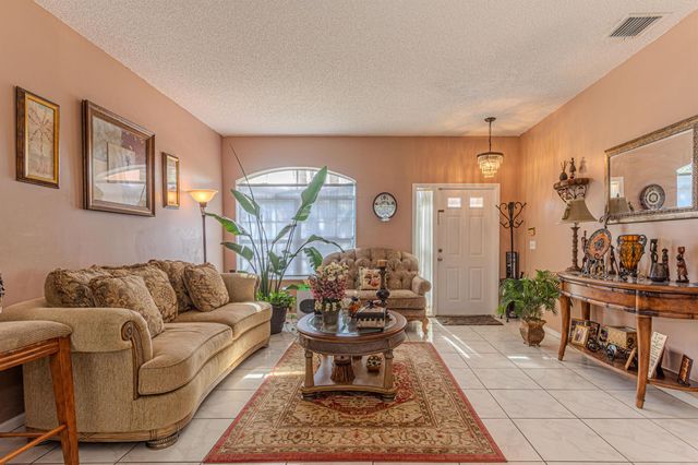 118 Rosewood Lane, Greenacres, FL 33463