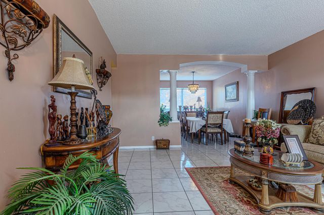 118 Rosewood Lane, Greenacres, FL 33463