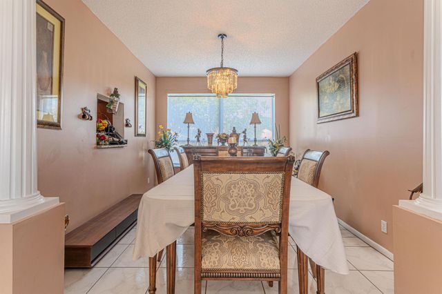 118 Rosewood Lane, Greenacres, FL 33463