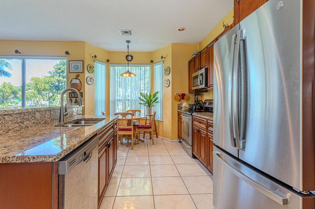 118 Rosewood Lane, Greenacres, FL 33463