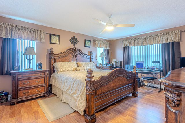 118 Rosewood Lane, Greenacres, FL 33463