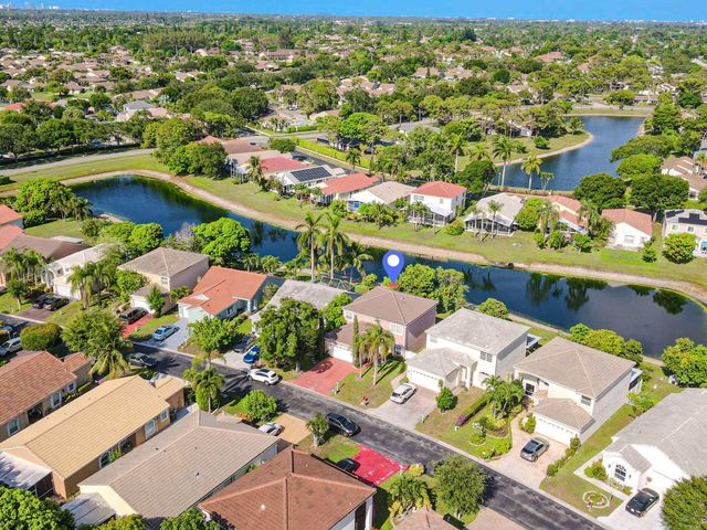 118 Rosewood Lane, Greenacres, FL 33463