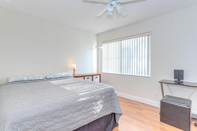 118 Rosewood Lane, Greenacres, FL 33463