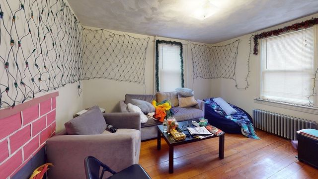 9R Winship A, Boston, MA 02135