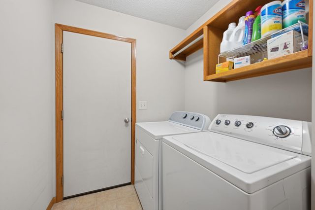 6910 N Wendell Ct, Park City, KS 67219