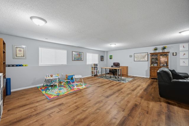 6910 N Wendell Ct, Park City, KS 67219