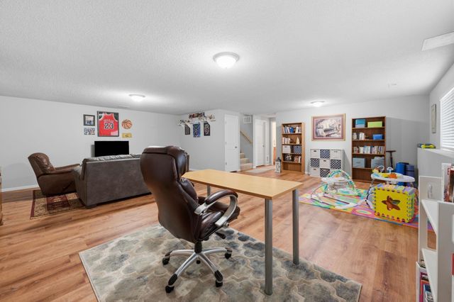 6910 N Wendell Ct, Park City, KS 67219