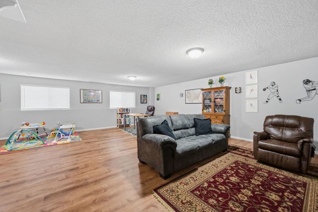 6910 N Wendell Ct, Park City, KS 67219