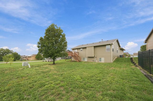 6910 N Wendell Ct, Park City, KS 67219