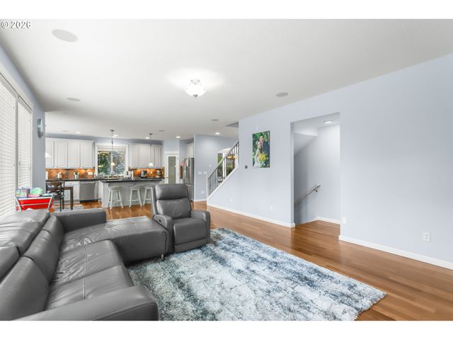 7281 Ne ROCKRIDGE Pl, Hillsboro, OR 97124