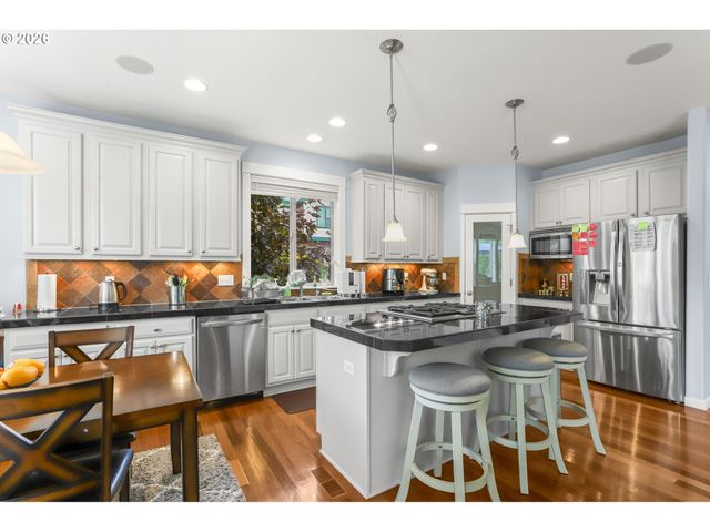 7281 Ne ROCKRIDGE Pl, Hillsboro, OR 97124