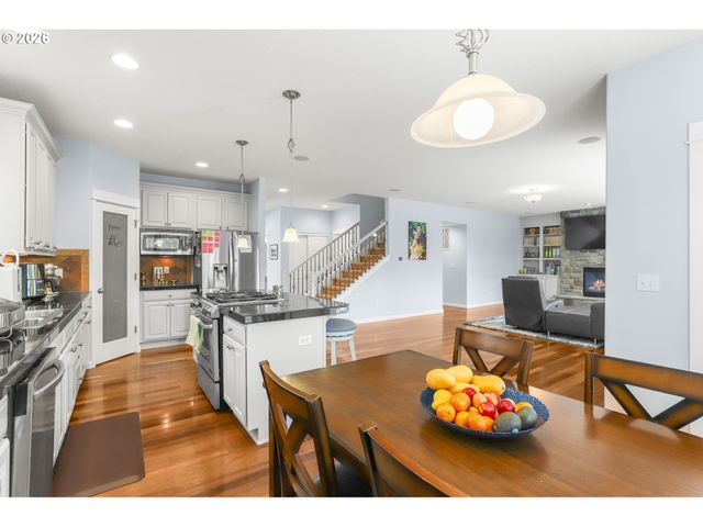 7281 Ne ROCKRIDGE Pl, Hillsboro, OR 97124