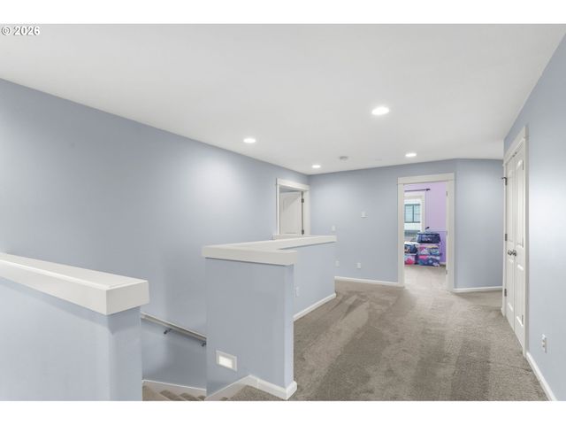 7281 Ne ROCKRIDGE Pl, Hillsboro, OR 97124
