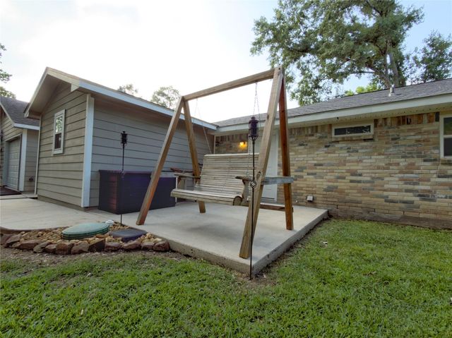 218 Holly Lane, Woodbranch, TX 77357