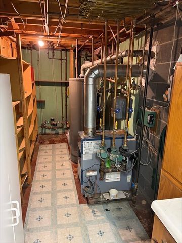 118 Longwood Drive, Chicopee, MA 01020