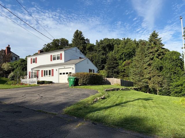 118 Longwood Drive, Chicopee, MA 01020