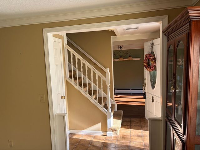 118 Longwood Drive, Chicopee, MA 01020