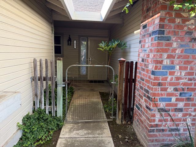 5825 Laguna Trail Way, Elk Grove, CA 95758