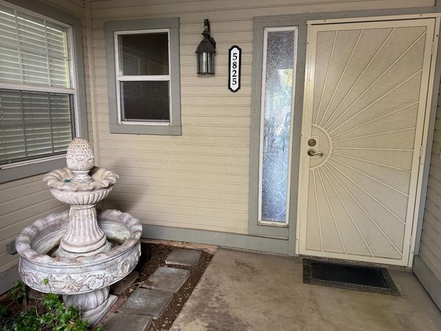 5825 Laguna Trail Way, Elk Grove, CA 95758