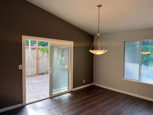 5825 Laguna Trail Way, Elk Grove, CA 95758