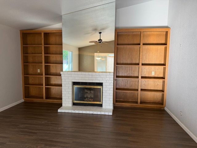 5825 Laguna Trail Way, Elk Grove, CA 95758
