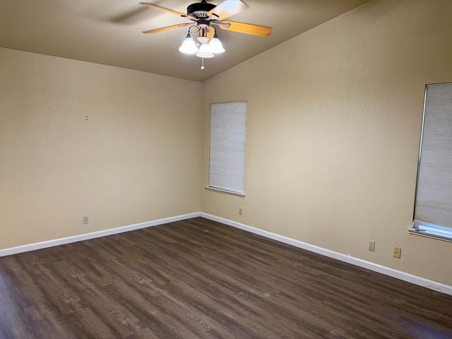 5825 Laguna Trail Way, Elk Grove, CA 95758