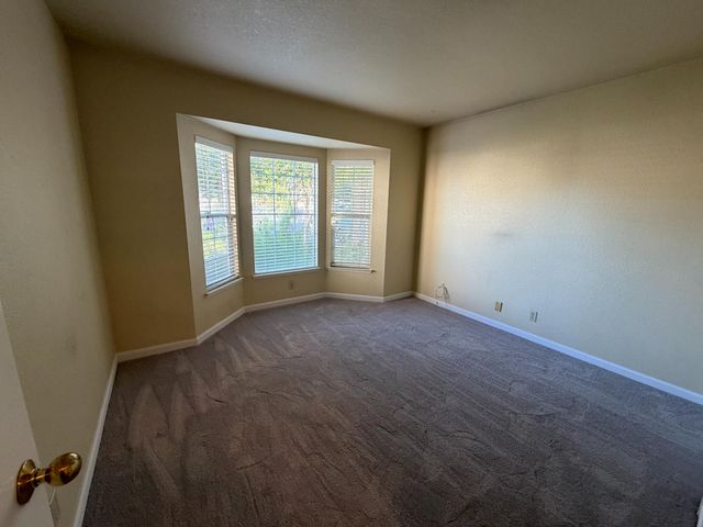 5825 Laguna Trail Way, Elk Grove, CA 95758