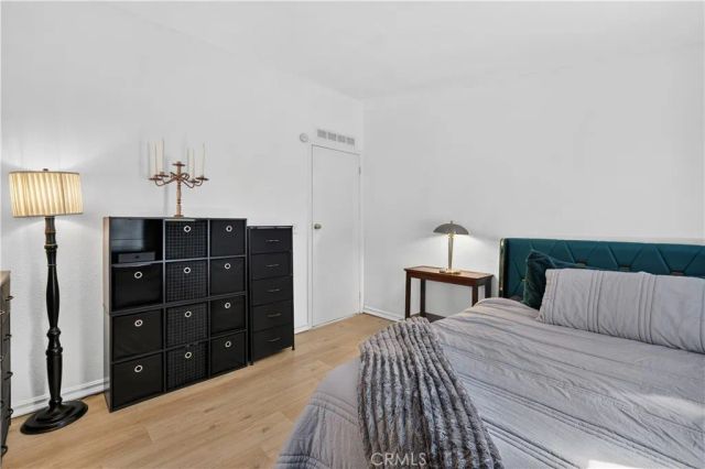 327 W Wilson 74, Costa Mesa, CA 92627