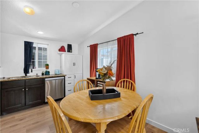 327 W Wilson 74, Costa Mesa, CA 92627