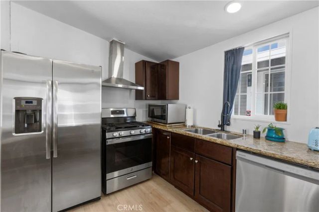 327 W Wilson 74, Costa Mesa, CA 92627