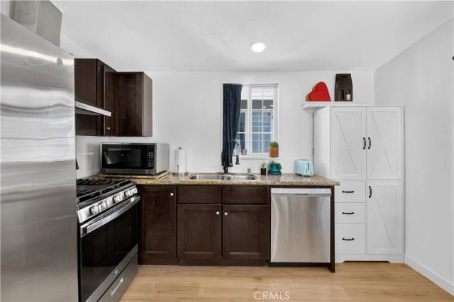 327 W Wilson 74, Costa Mesa, CA 92627