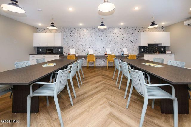 6051 State Farm Road 118, Guilderland, NY 12084