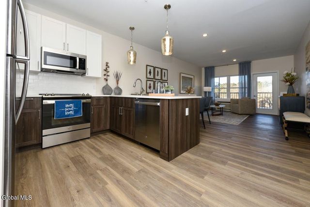 6051 State Farm Road 118, Guilderland, NY 12084