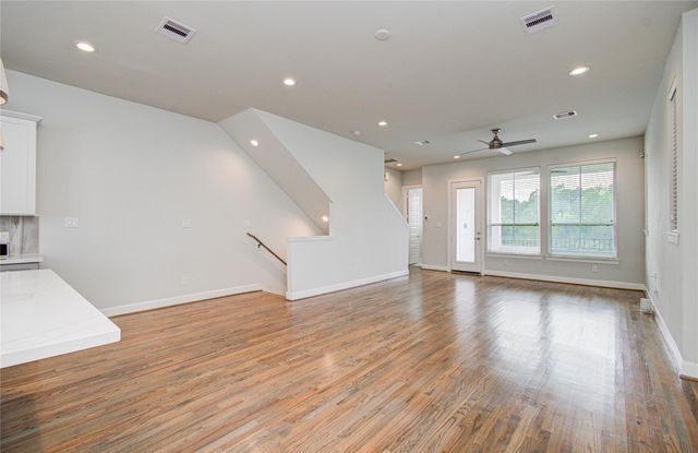 2818 Grand Fountains Drive B, Houston, TX 77054