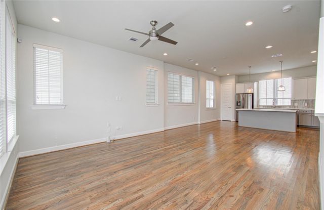 2818 Grand Fountains Drive B, Houston, TX 77054