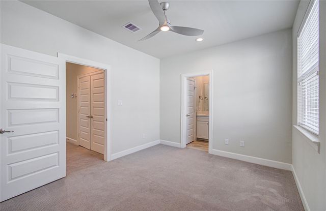 2818 Grand Fountains Drive B, Houston, TX 77054