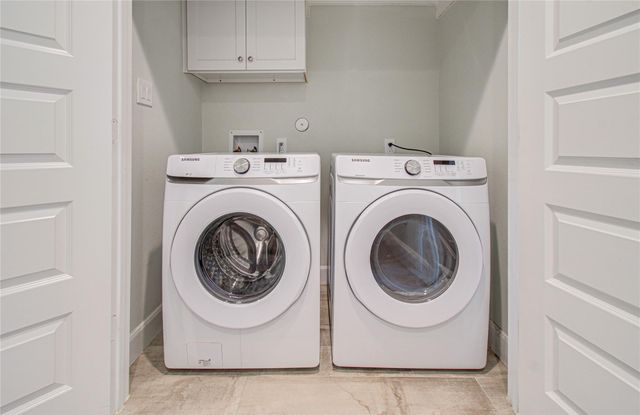 2818 Grand Fountains Drive B, Houston, TX 77054